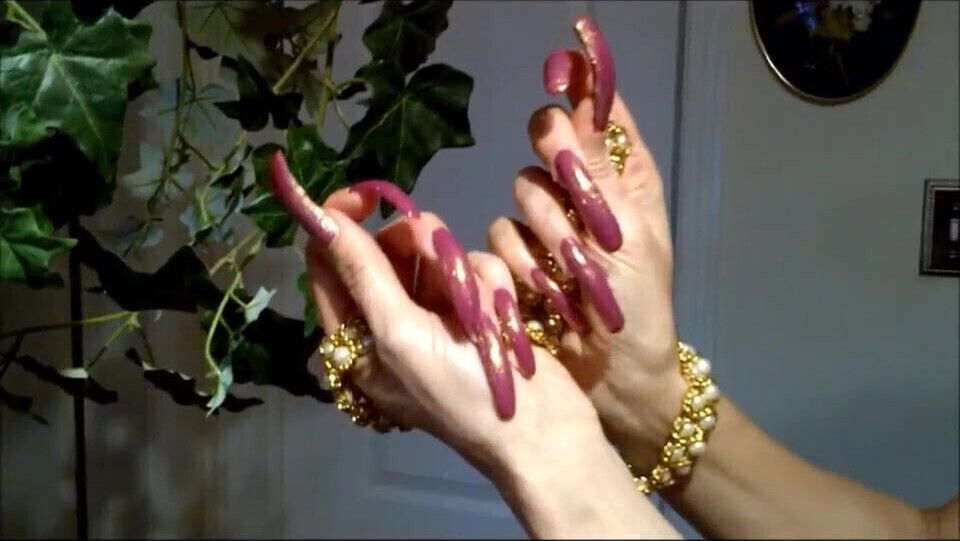long nails fetish.