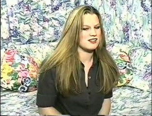 Solo model pose while displaying her hot ass in hibasex-com