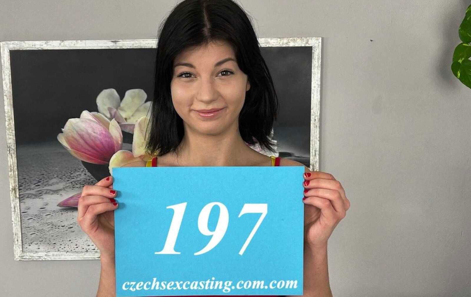 Nessie Blue & Thomas Lee in Czech Babe Makes Guy Very Hard In Casting - Porncz