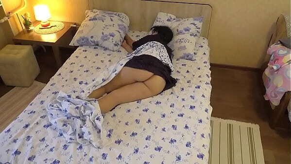 Mature loves morning blowjob instead coffee