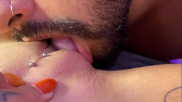 Chupou minha bucetinha gostoso at&eacute_ esguichar Squirt