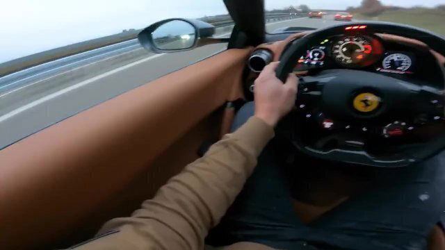 オナニーの後はFerrari 812 GTSで爆走