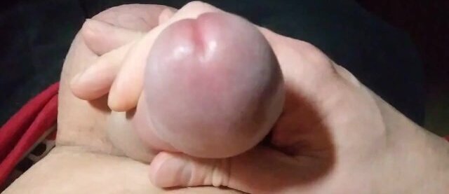 ПАРЕНЕК ДРОЧИТ ПОКА РОДАКОВ ДОМА