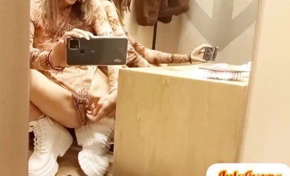 Body Turns Dressing Room Outdoor