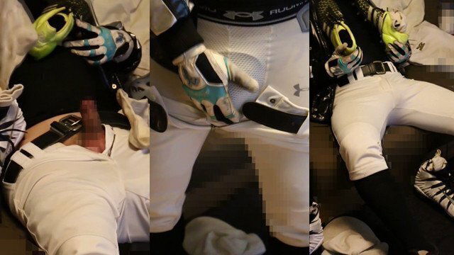 乳首モロ感の野球選手がサッカー部のでかいスパイクとくさいサカストでソックスオナニー