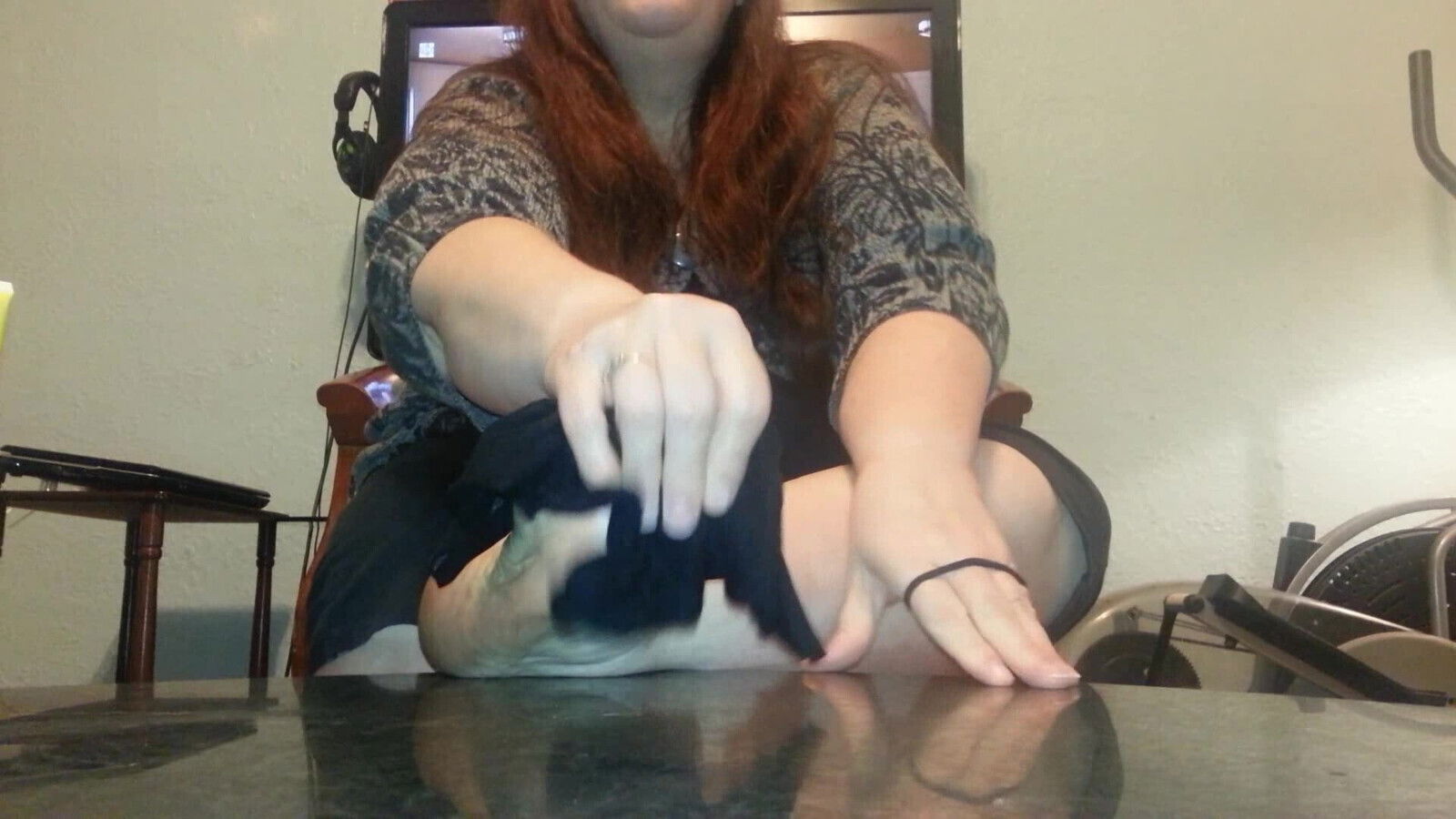 flipflops stockings toes