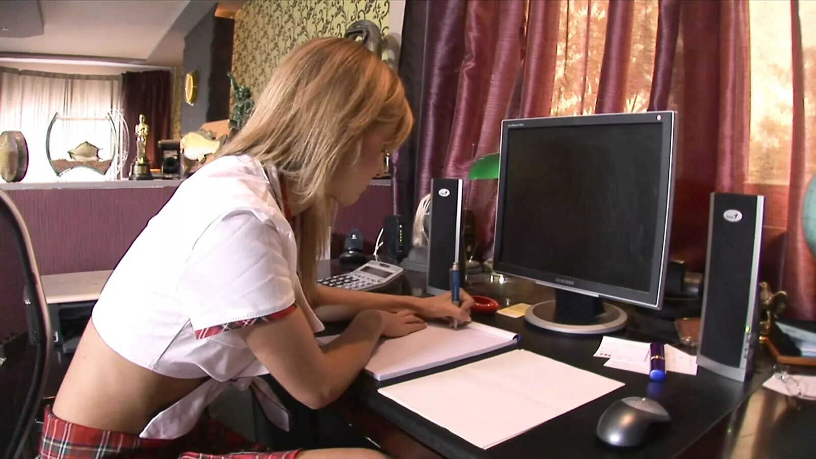 besorgt ihrer kleinen pussy