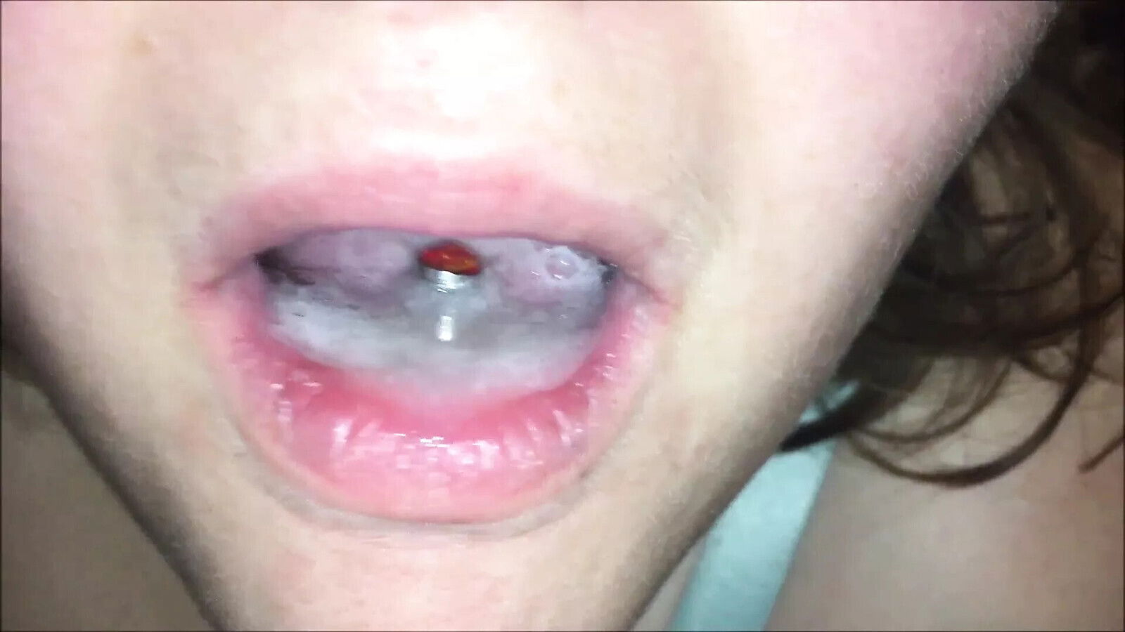 Nerdy Girl Experiments With Girl Clit Makes Squirt