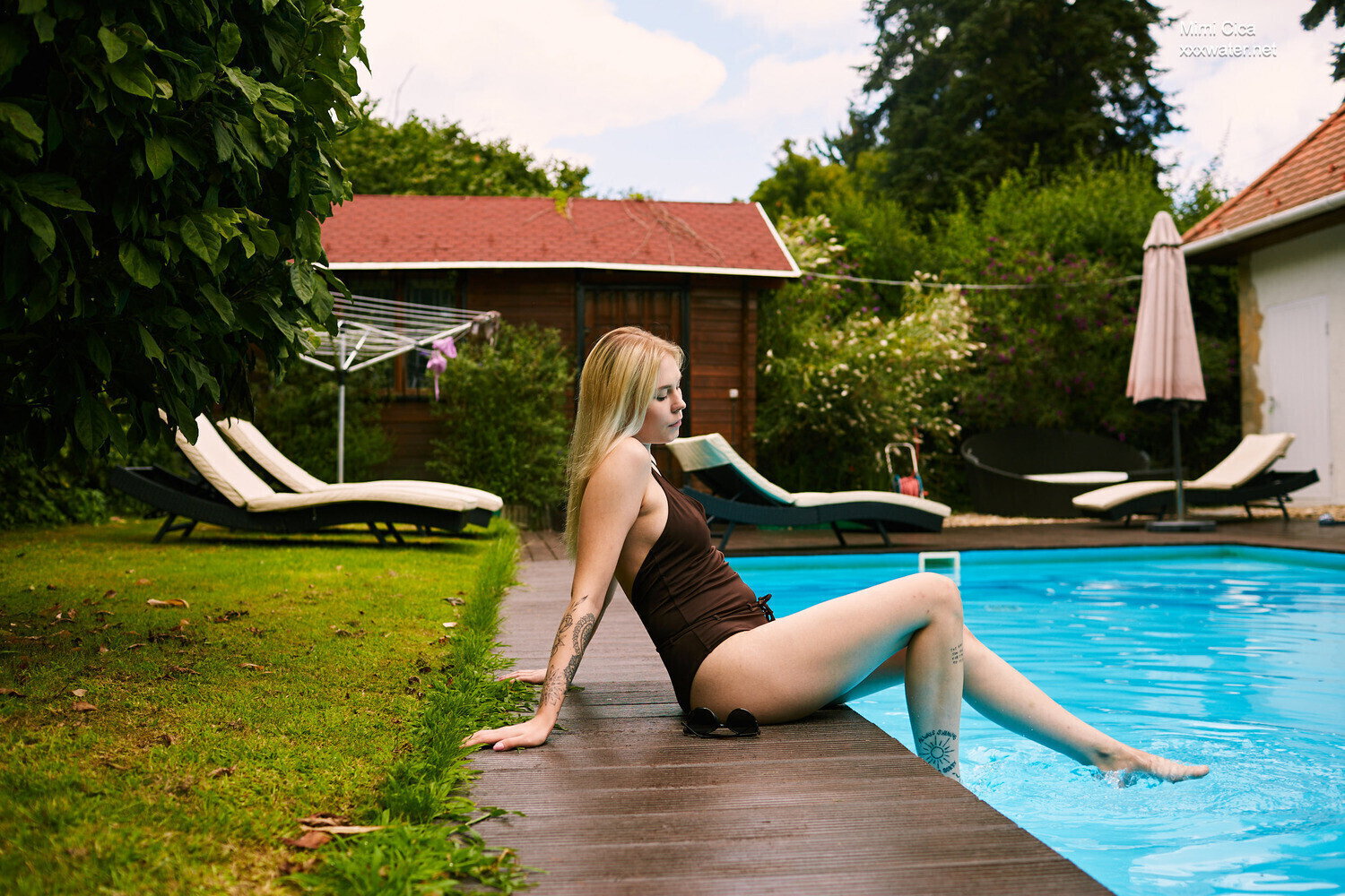 gets horny underwater naked