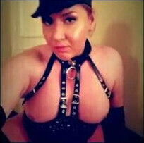 Mistress Diamond:Calling Slutty Submissives