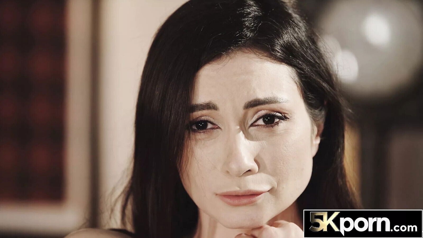 5KPORN European MILF Loves Sucking