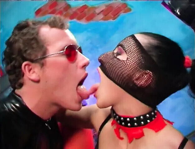 Slave explores holes fetish mistress