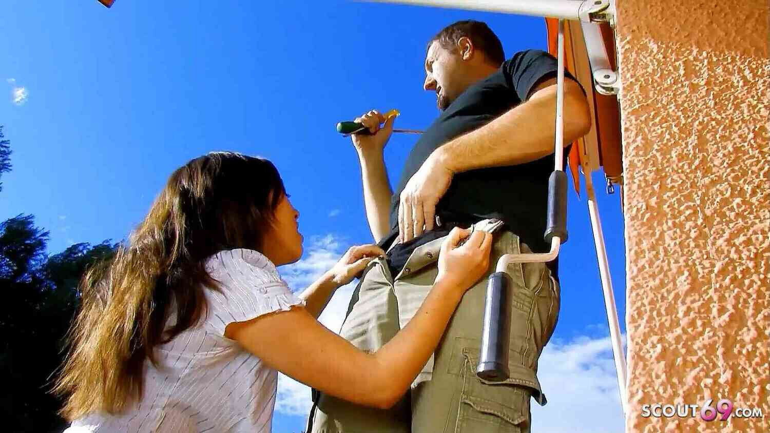 HORNY DAUGHTER SEDUCES STEPDAD DEFLOWER