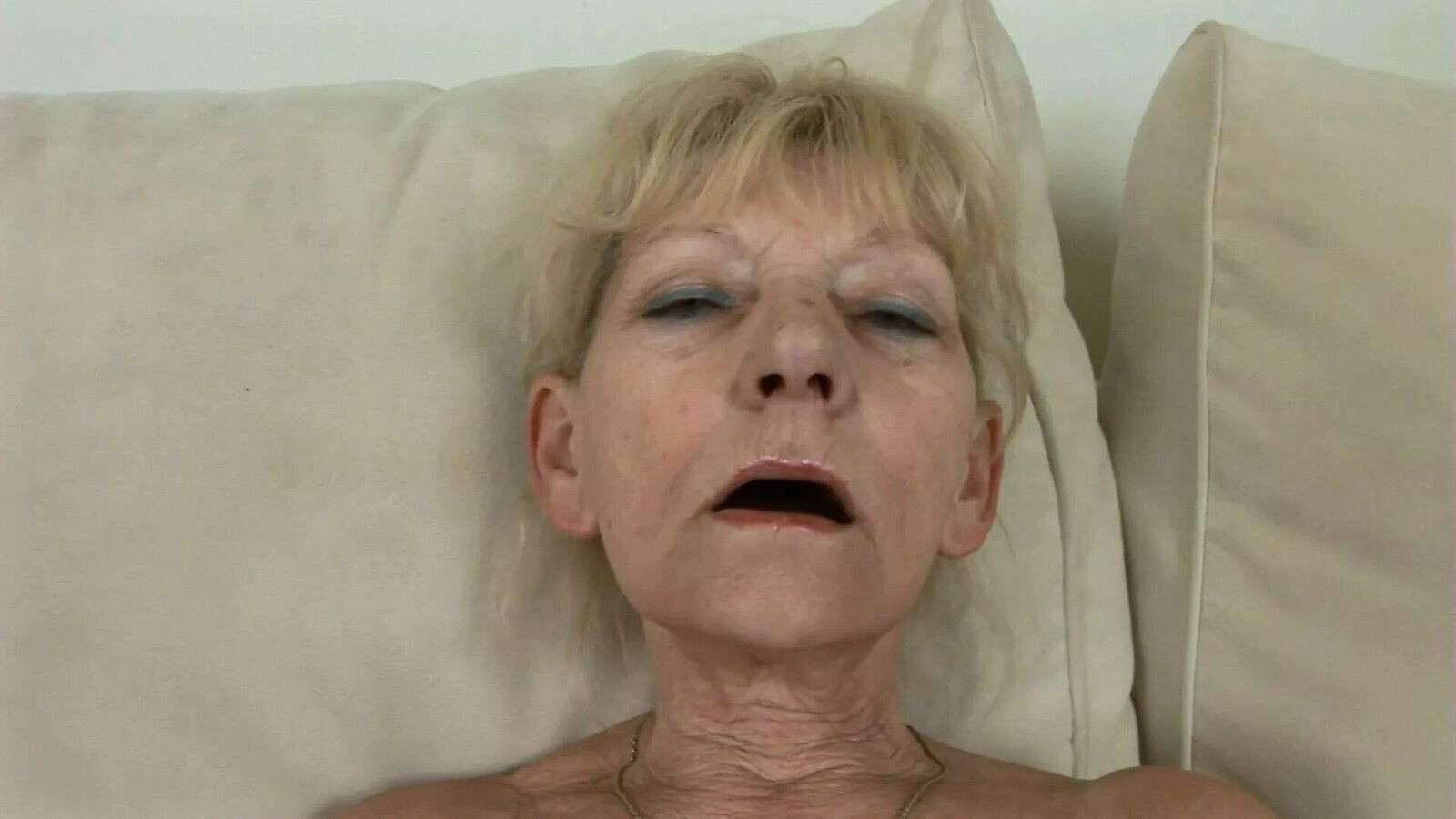 Blonde Milf Lover kennen gelernt