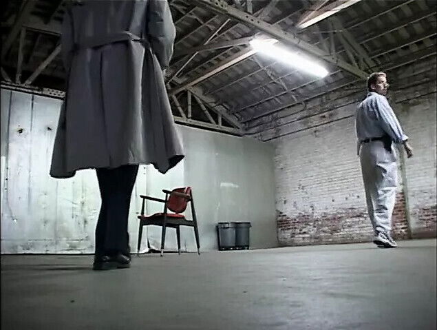 Blonde masked slave fulfill appetite