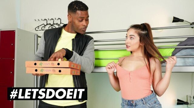 HORNYHOSTEL Pizza Fucks Ginebra Bellucci Perfect Pussy LETSDOEIT