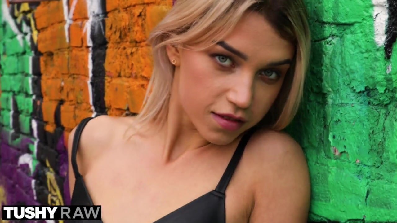 TUSHYRAW Elena Crazy Hard Male Pole Booty Elena vedem