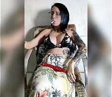 Cris Bathory fazendo avalia&ccedil_&atilde_o