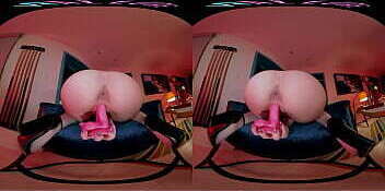 Your gorgeous blonde girlfriend thanks Valentine'_s gifts