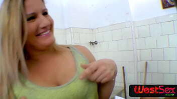 Comendo empregada loirinha sala Alessandra Dias Tony Tigr&atilde_o