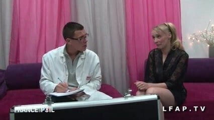 Jolie mature cougar font defoncer petit