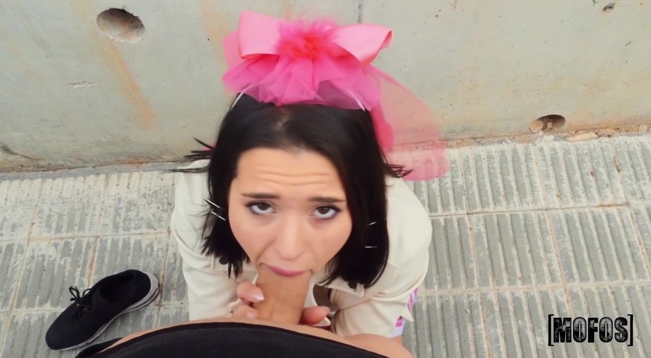 Desperate Cockhunter And Her Prey - Serenia Keer