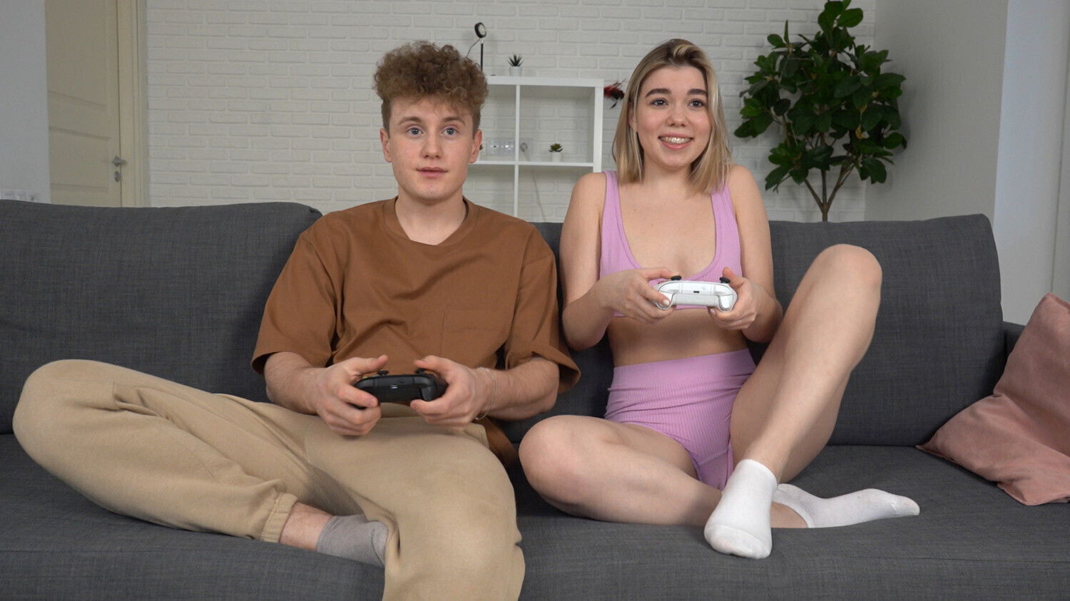 stepsister decided have with stepbrother while parents home syndicete