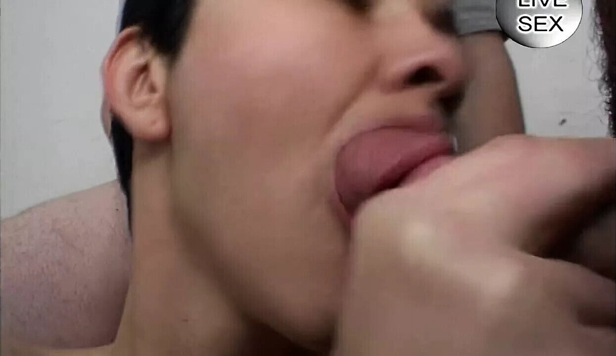 Nadine Ihre erste Bukkake party