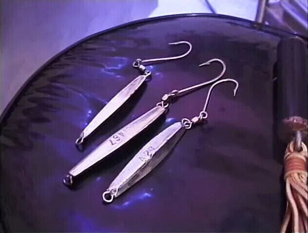 MILF dominatrix teases blonde female slave with pussy clips