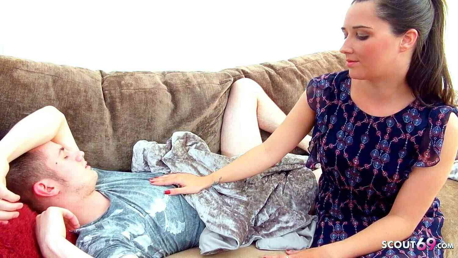 Step Sister Pixiee lets Huge Stepbrother Fuck feel better