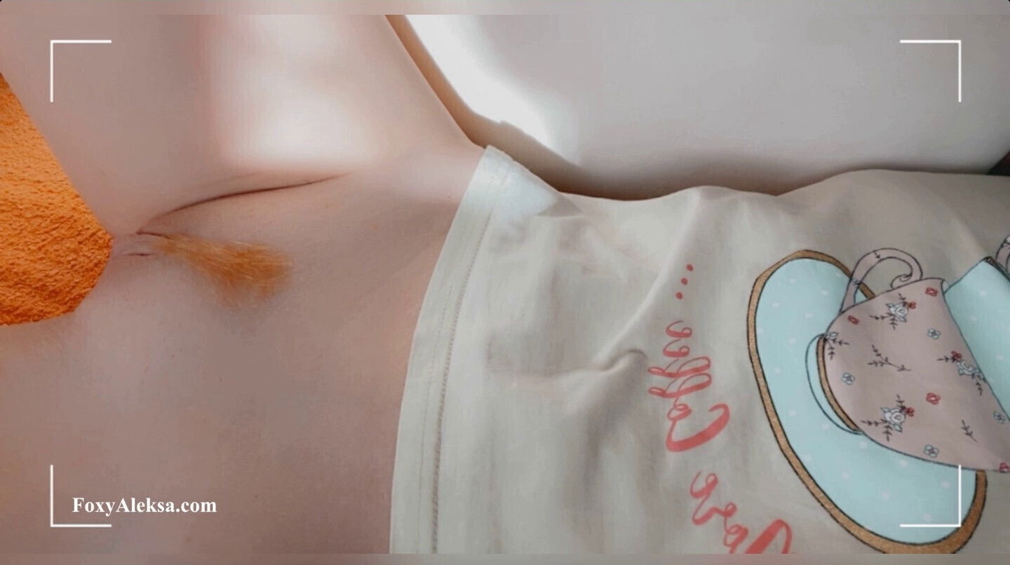 Nude petite pussy playing with wanting here now.