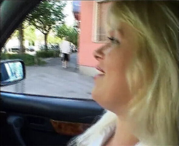 Blonde Milf Pornstudio gebumst