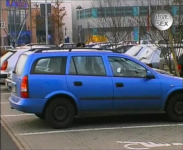 Mega Titten Milf besorgt sich Auto