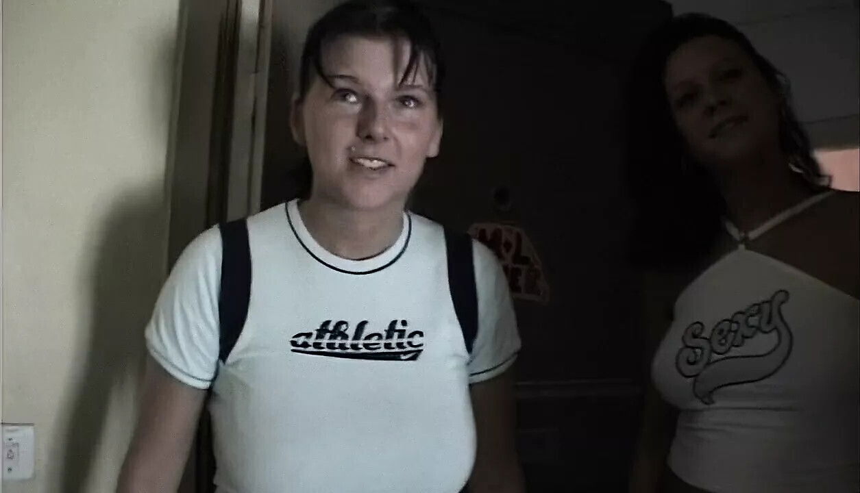 Maedels treiben Dachboden