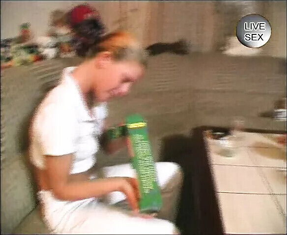 Stiefschwester lutscht meinen Schwanz