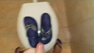 Cum on flip flops find at my GYM