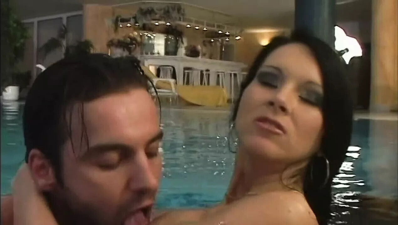 Beautiful girl love with wild sex!