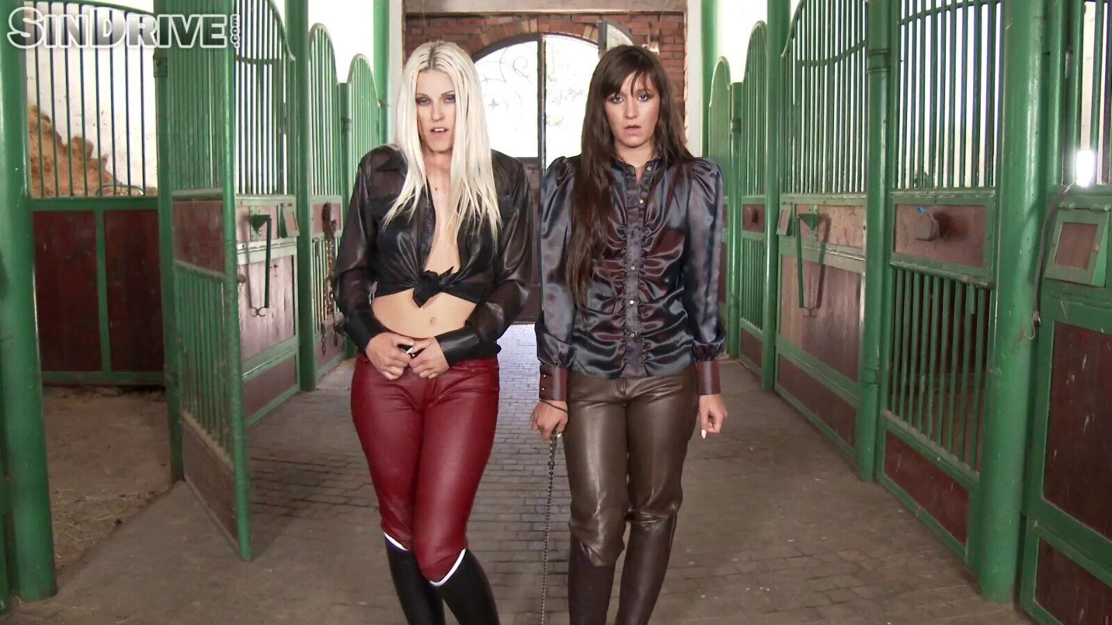 Breaking through leather pound Cindy Loarn's nice