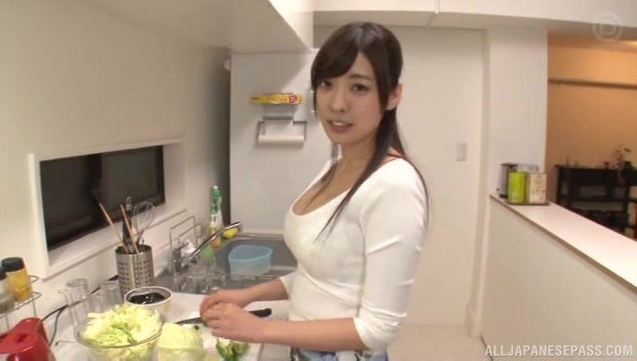 video pretty Fujii Arisa giving sloppy blowjob