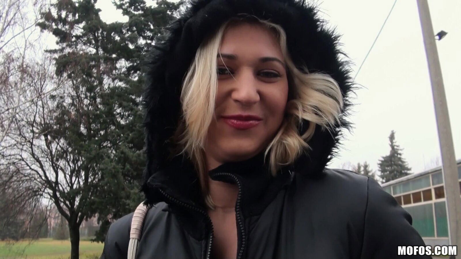 Public Pickups Smear Lipstick Knob Linda