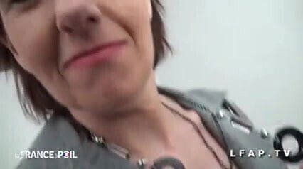 Sodo hard pour cette mature bourgeoise lingerie noire