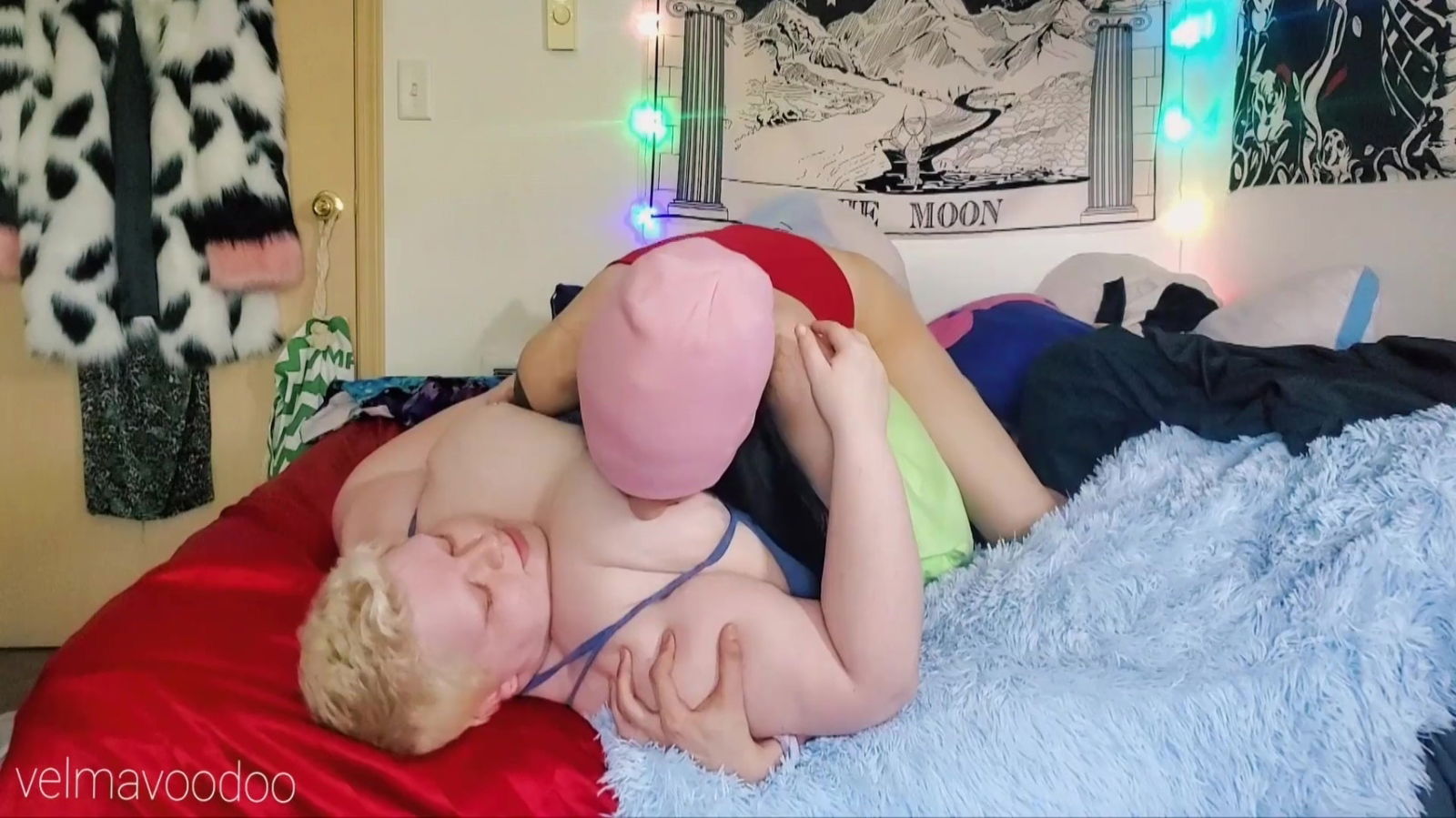 Trans Latina Facefucking With Blonde Kerri Labouche