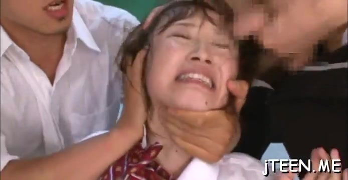 Sexstarved idol ayumi kimino gets tongued