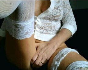 Tata joue avec sa culotte