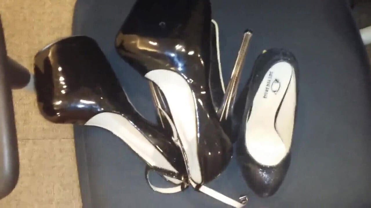 Miss Kim's high heel 11-cumshot