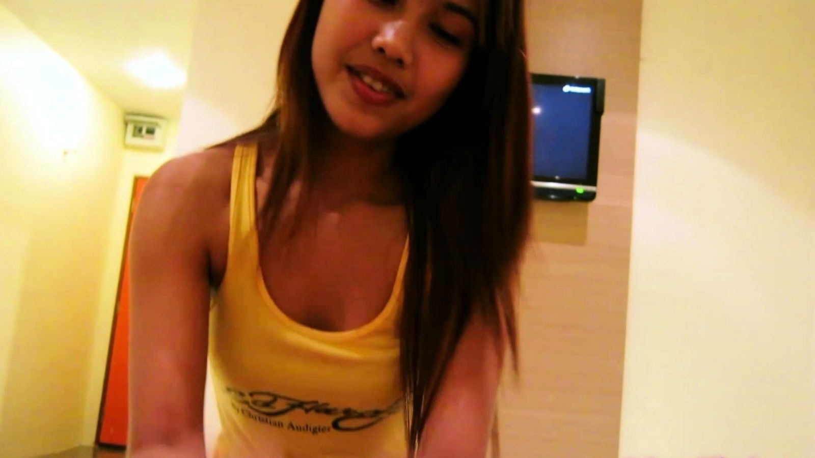 Thai Girl Gives Handjob Fucked Bareback