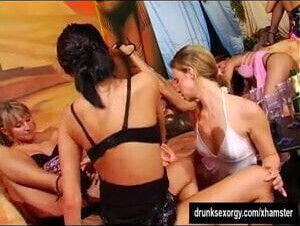 Lesbian party babes licking muffs