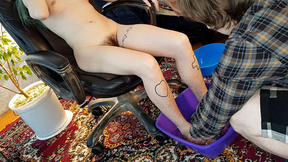 FRIEND'S DAUGHTER ASKED WASH FEET