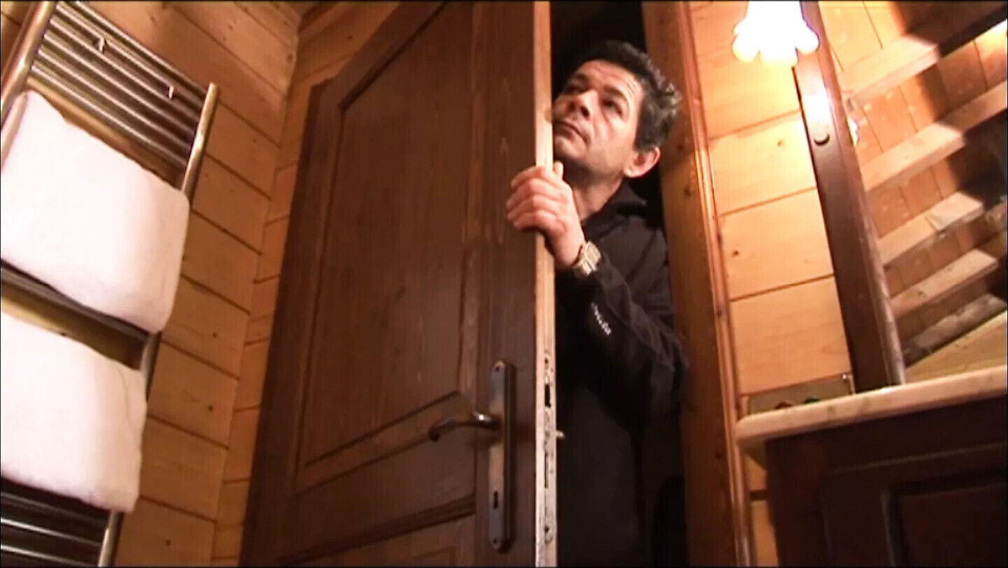 Spiando moglie Episode