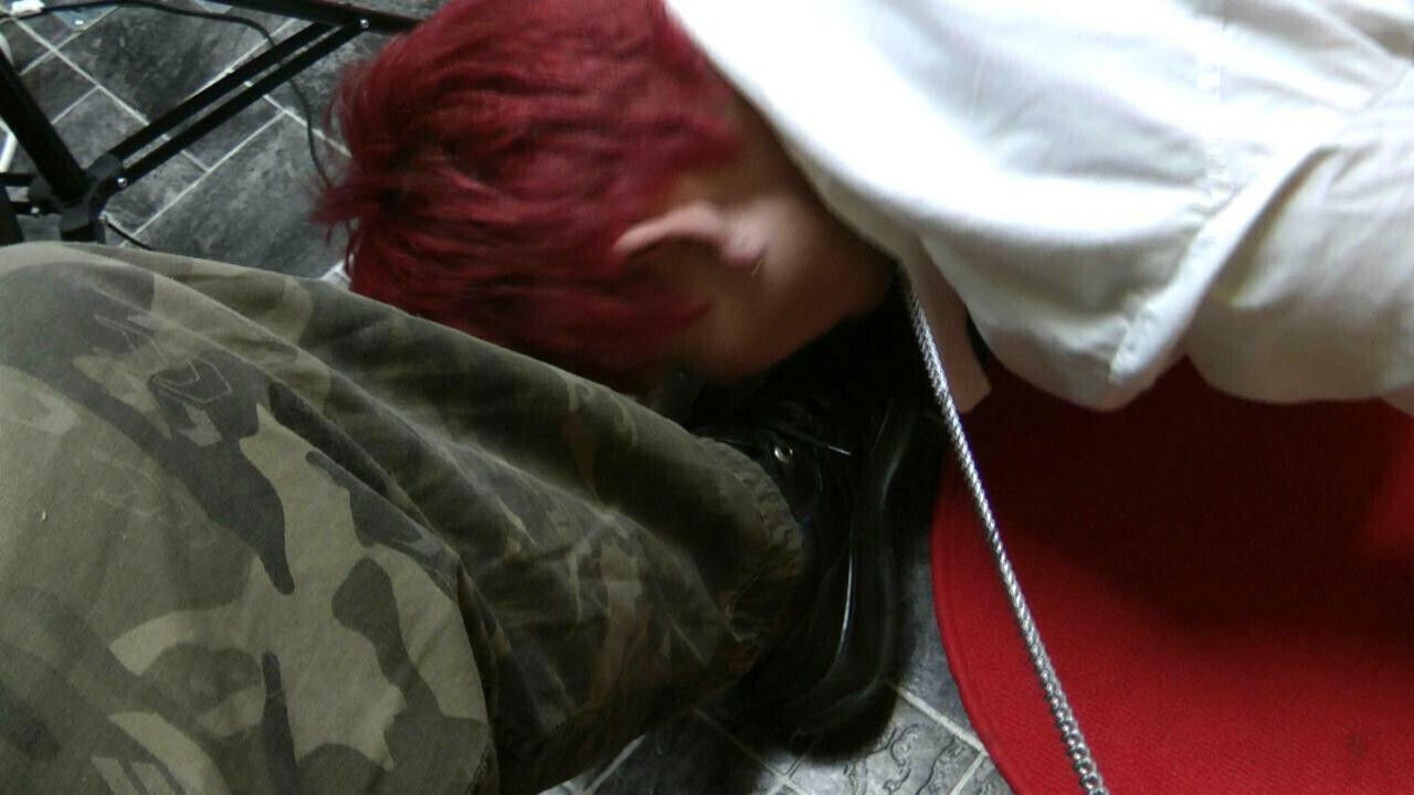 Annadevot Shoe cleaning with tongue